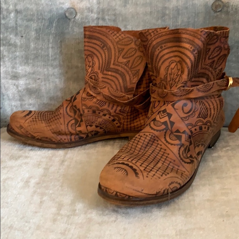 Free People Tattooed Cognac Boots 37